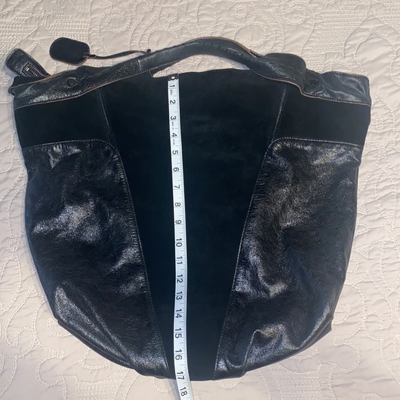 BCBG MaxAzria Shoulder Bag Black Suede/Leather - Picture 4 of 10